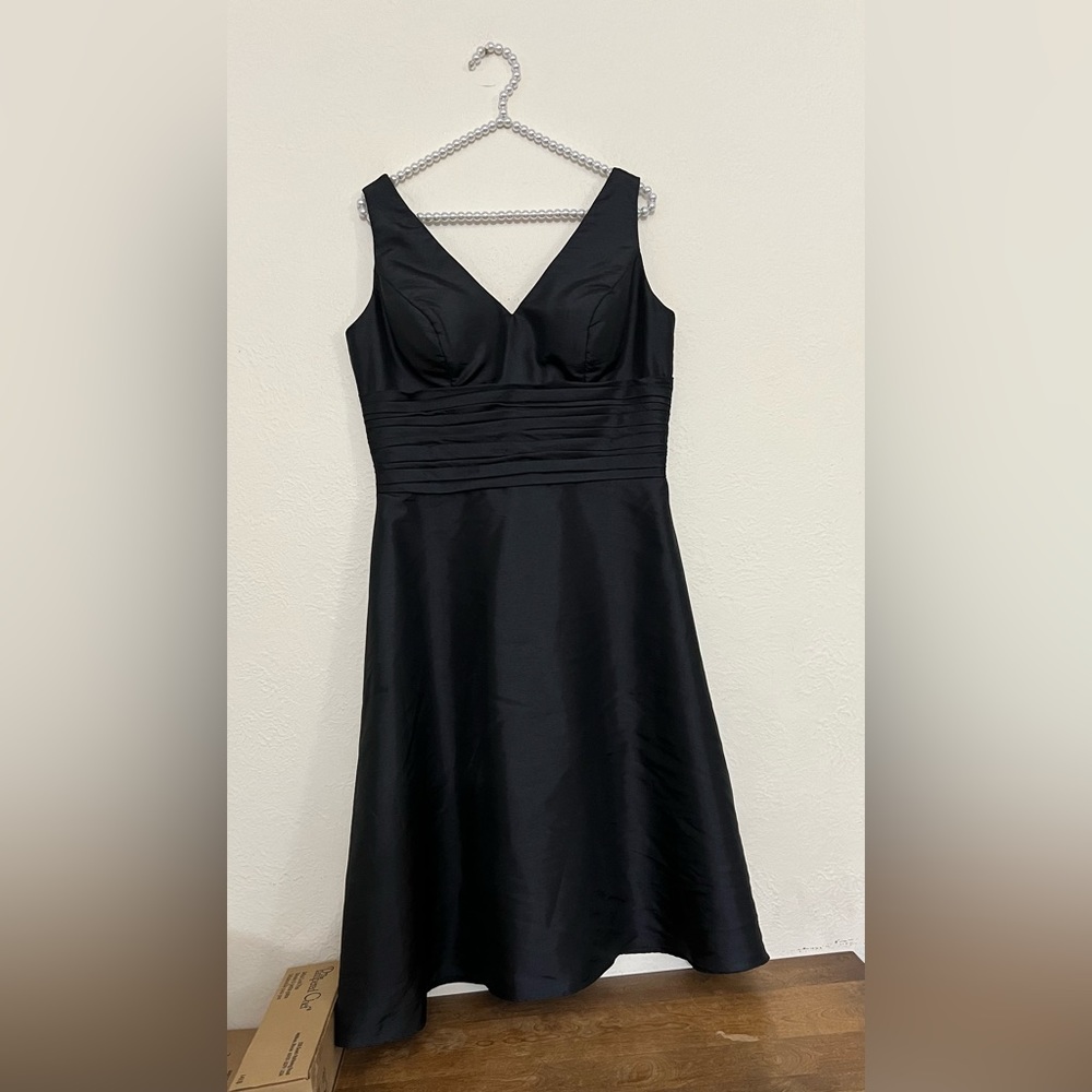 Levkoff 12 black dress sleeveless